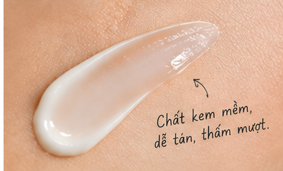 Kết cấu kem Obagi Retinol + PHA mềm, dễ tán